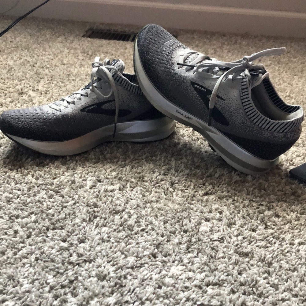 BROOKS LEVITATE 2 || SIZE 7.5
